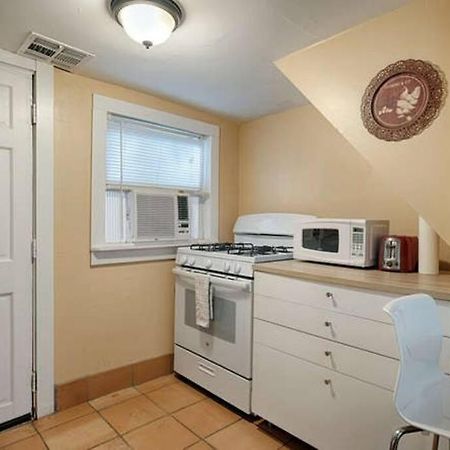 Centrally Located Cozy Tiny Loft, Near Acl, Sxsw, Zilker, 6Th Street Austin Exterior photo