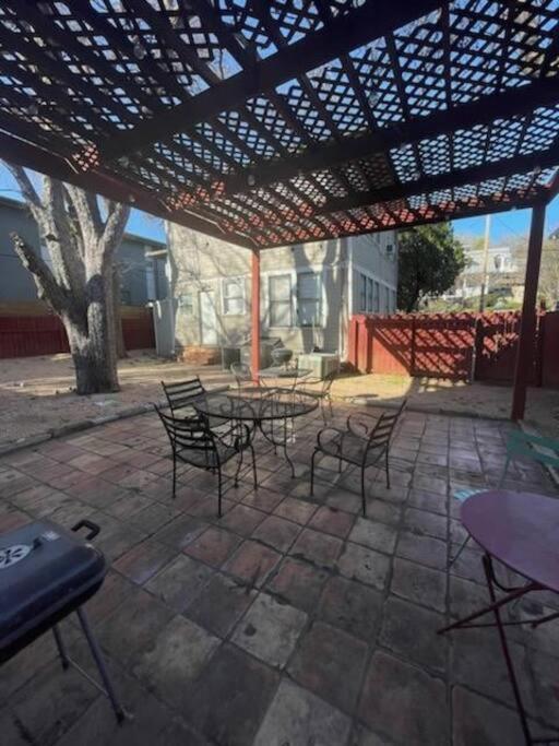 Centrally Located Cozy Tiny Loft, Near Acl, Sxsw, Zilker, 6Th Street Austin Exterior photo