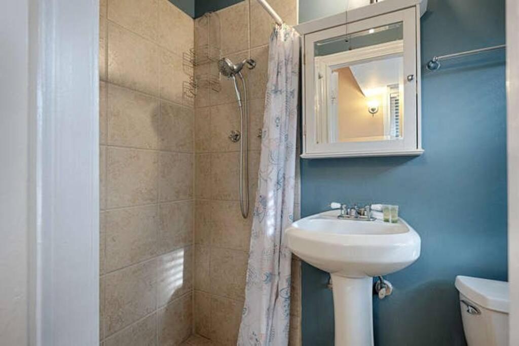 Centrally Located Cozy Tiny Loft, Near Acl, Sxsw, Zilker, 6Th Street Austin Exterior photo