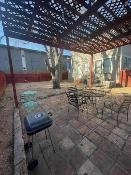 Centrally Located Cozy Tiny Loft, Near Acl, Sxsw, Zilker, 6Th Street Austin Exterior photo