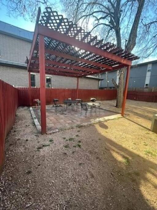 Centrally Located Cozy Tiny Loft, Near Acl, Sxsw, Zilker, 6Th Street Austin Exterior photo
